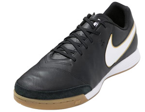 nike futsal shoes price