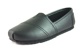 slip resistant waitress shoes